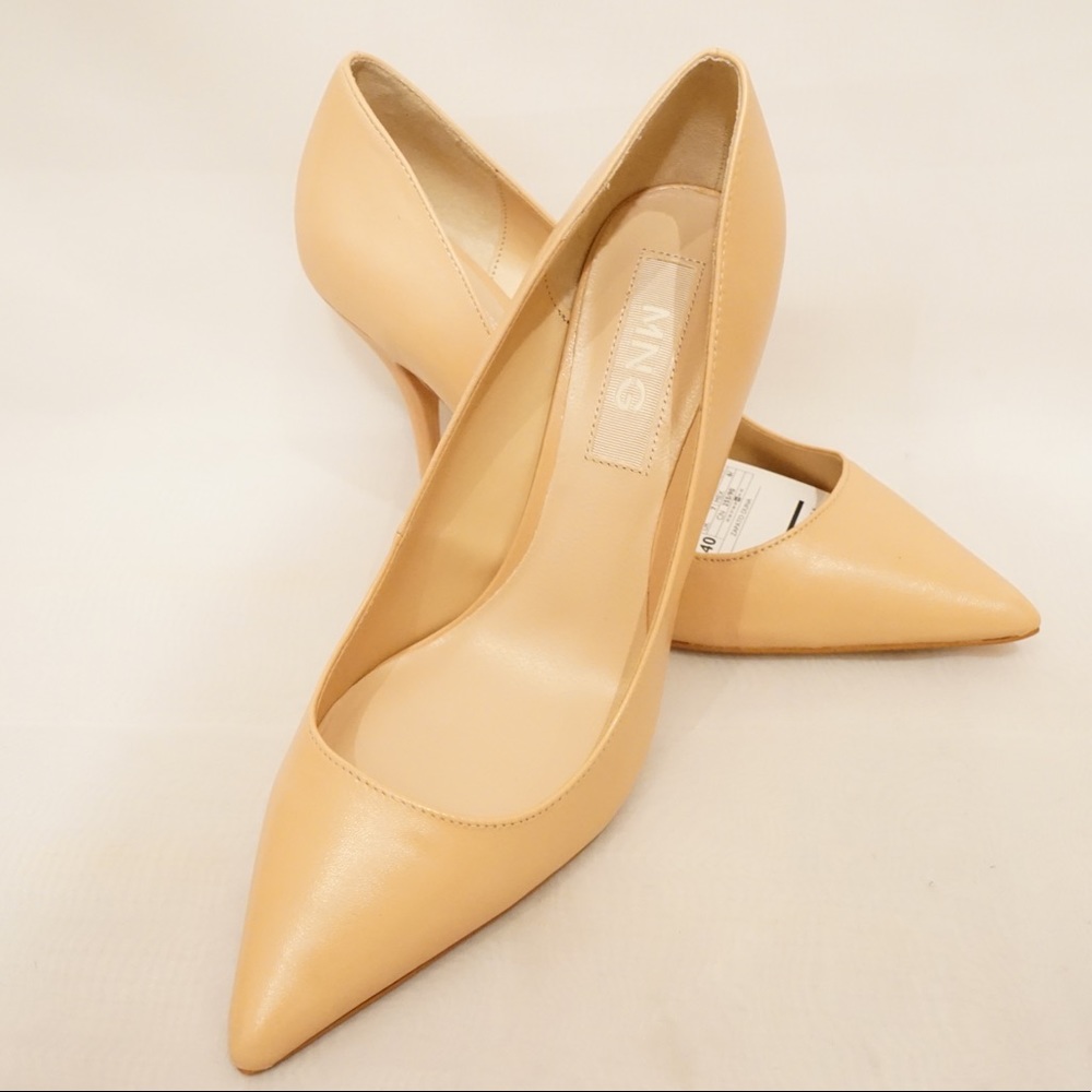 Nude leather pumps (Mango)